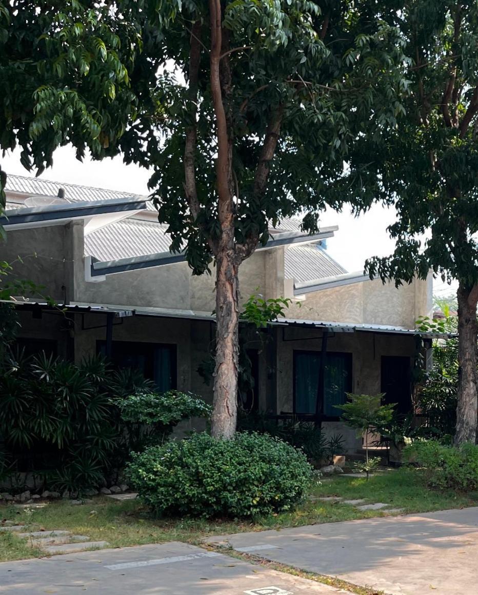 บ้านพักบุหงา199 อ สรรพยา Sapphaya エクステリア 写真